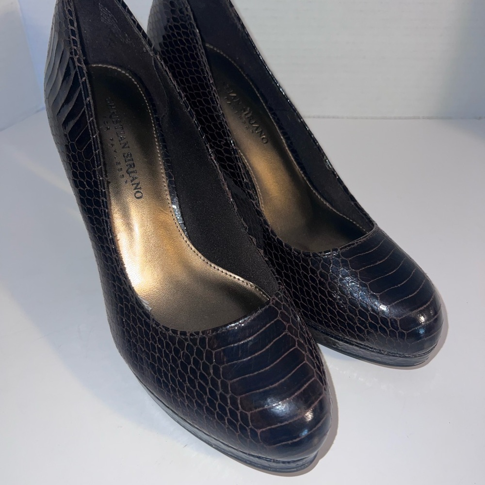 Christian Siriano Elegant Burgandy Snakeskin Pattern Heels - Picture 4 of 4